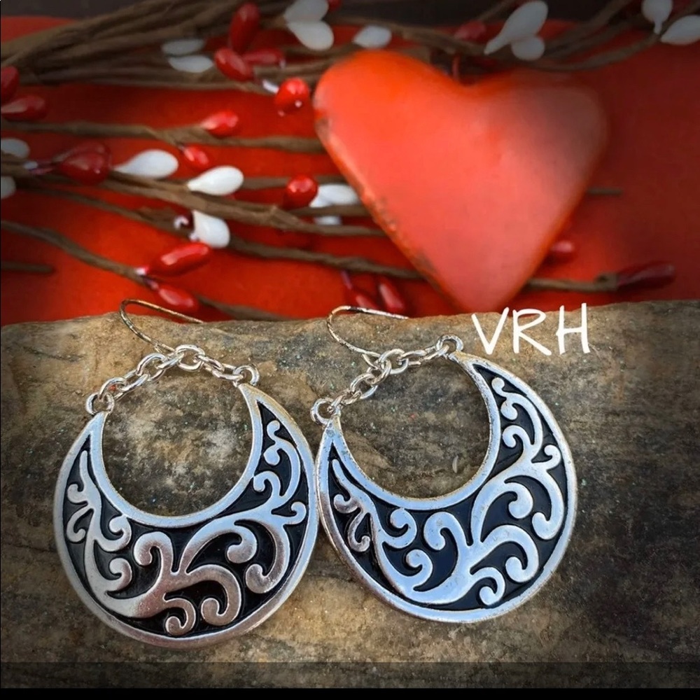 Aztec Montana Scroll Silver Earrings